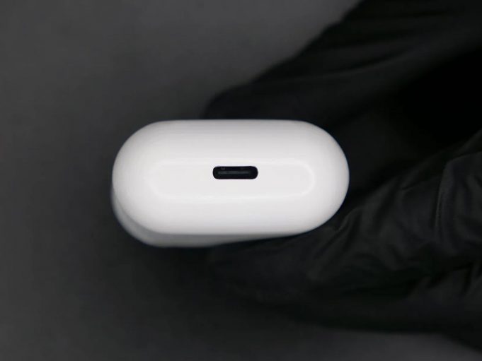 Apple letos nemá v plánu vydat AirPods třetí generace s portem USB-C