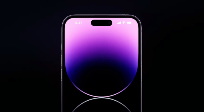 iPhone 14 Pro a iPhone 14 Pro Max jsou o něco tlustší než modely předchozí generace díky fotoaparátu