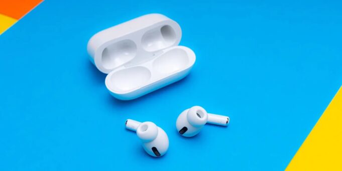 AirPods Pro fungují stejně dobře jako špičková naslouchátka, podle studie