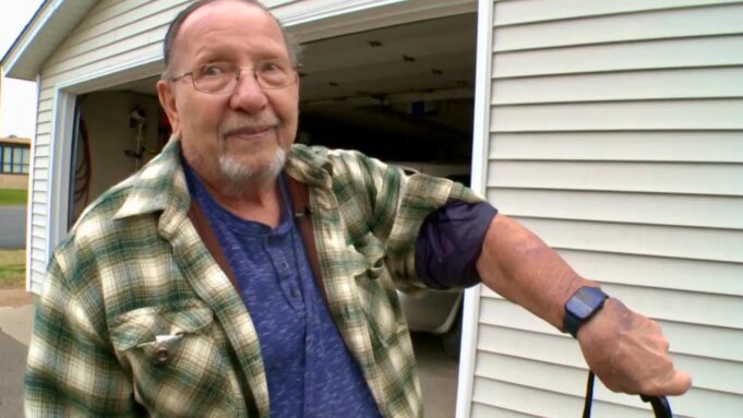 Apple Watch pomohli 81letému muži zavolat na tísňovou linku poté, co upadl, když byl sám