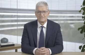 Apple se připravuje na odchod Tima Cooka, nástupcem má být John Ternus. Gurman ale varuje: „Není to tak jisté“