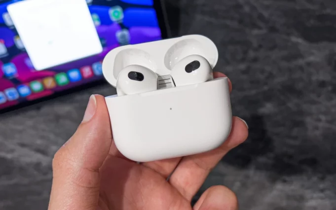 Dodavatel Applu Foxconn získal poprvé zakázku na výrobu AirPods