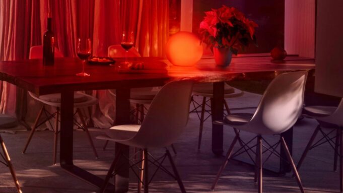 Společnost Eve vydala druhou generaci lampy Eve Flare s podporou Thread