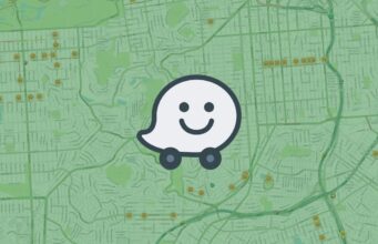 Aplikace Mapy Google a Waze byly aktualizovány o nové funkce pro iPhone a CarPlay