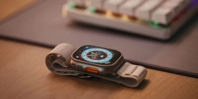 Apple Watch Ultra s microLED displejem nemusí být vydány dříve než v roce 2027