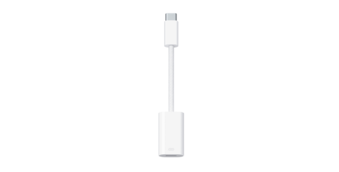 Apple vydal adaptér USB-C/Lightning a metrový kabel Thunderbolt 4 Pro