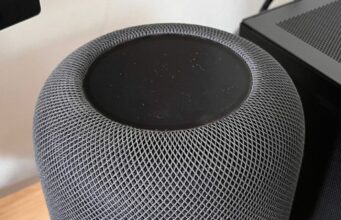 Apple pokračuje v práci na novém modelu HomePodu, který má zakřivený LCD displej