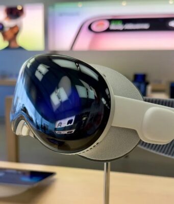 Luxusní módní značka Balenciaga a prémiová německá značka Rimowa spustily aplikace pro Apple Vision Pro