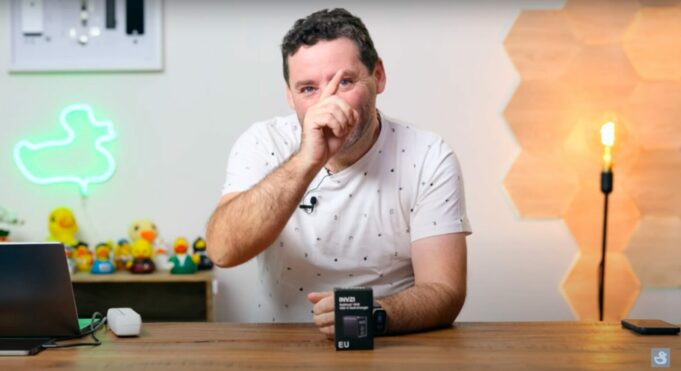 Jan Březina – Nejmenší 45W GaN nabíječka na světě od INVZI