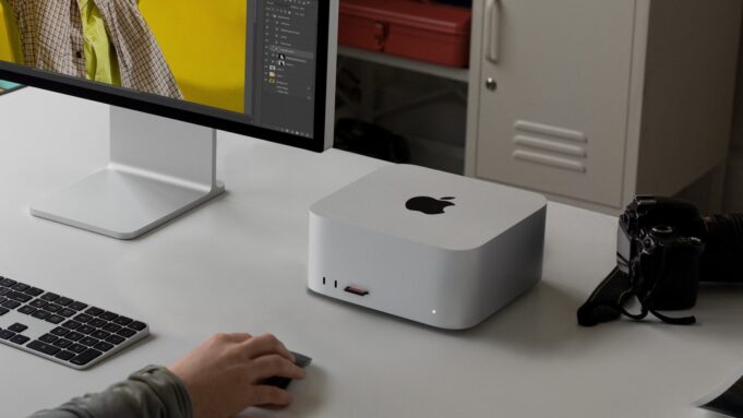 Apple tvrdí, že Mac Studio a Mac Mini budou ještě několik měsíců obtížně dostupné