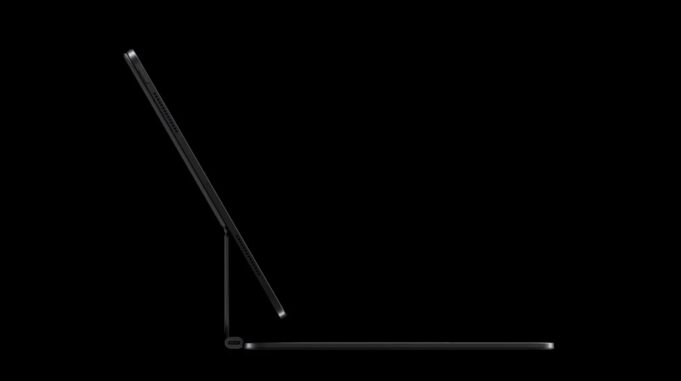 Magic Keyboard k 13palcovému iPadu Pro je o cca 50 gramů lehčí než předchozí model