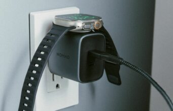 Společnost Nomad představila nový 65W AC napájecí adaptér Apple Watch Edition