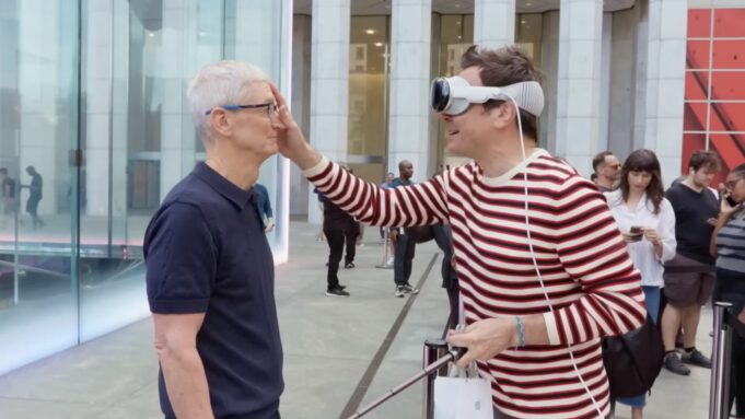 Tim Cook a Jimmy Fallon diskutovali o nových modelech iPhone 16 a další