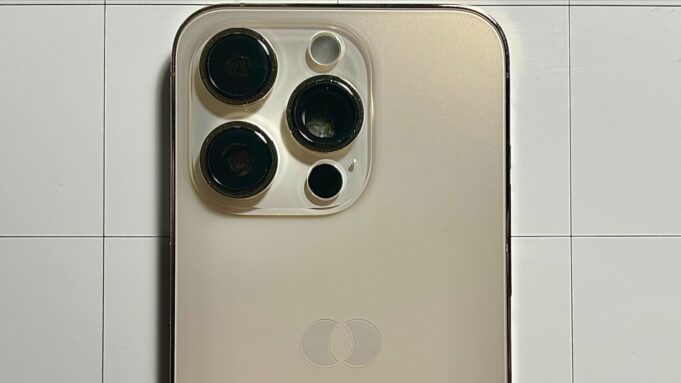 Vzácný prototyp iPhonu byl pravděpodobně použit pro testování haptických tlačítek