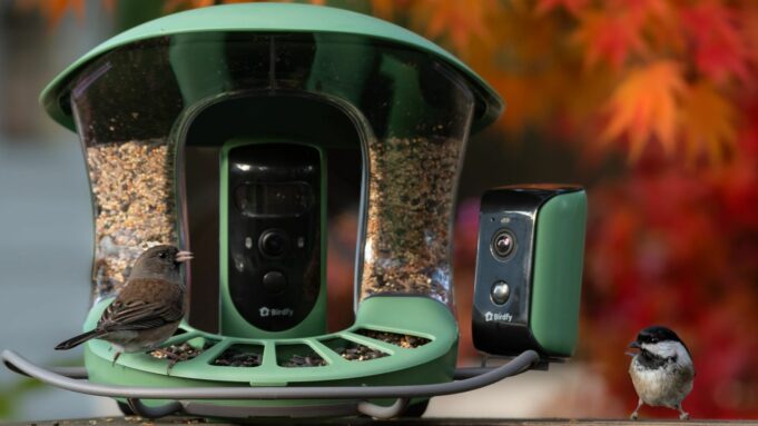 CES 2025 – Společnost Birdfy představila několik produktů pro milovníky ptactva