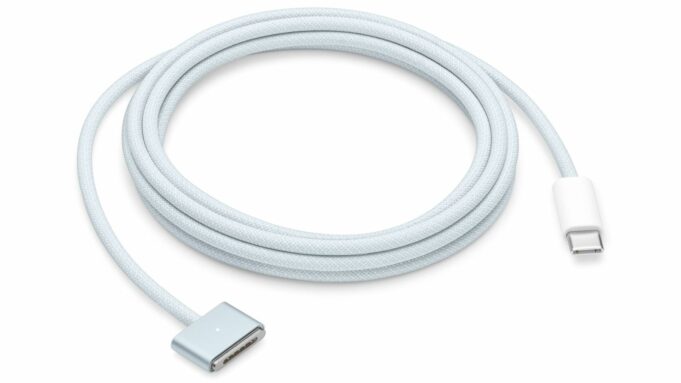 Kabel USB-C / MagSafe 3 v nové blankytně modré barvě lze zakoupit také samostatně