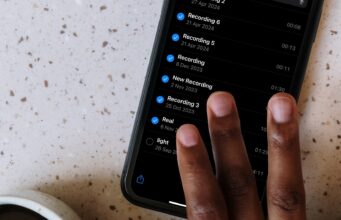 Skrytý trik: Jak rychle označit více položek na iPhonu pomocí dvou prstů