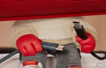 Beats představuje nové USB-C kabely v nové reklamě ze série Pill People