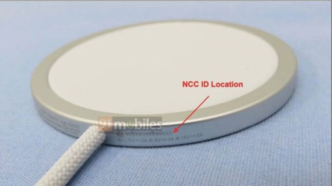 Řada iPhone 17 může podporovat Qi 2.2, s možností bezdrátového nabíjení při výkonu až 50 W