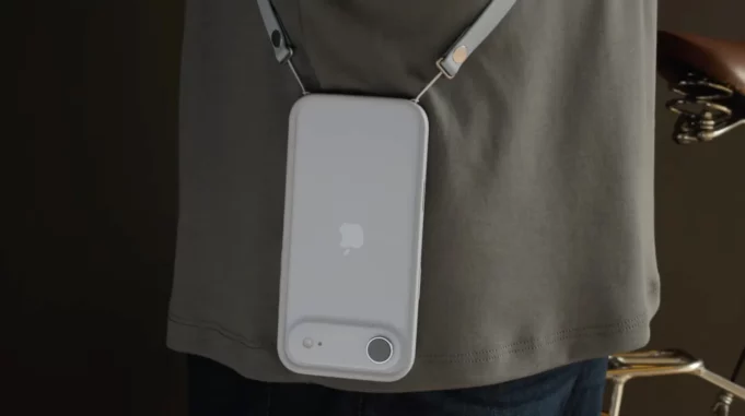 Apple představil nový doplněk Crossbody popruh pro celou řadu iPhone 17