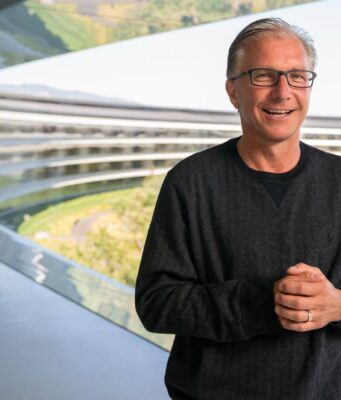 Greg Joswiak: Apple Intelligence je určena pro „běžné lidi“, nikoli pro „šílené radikály“